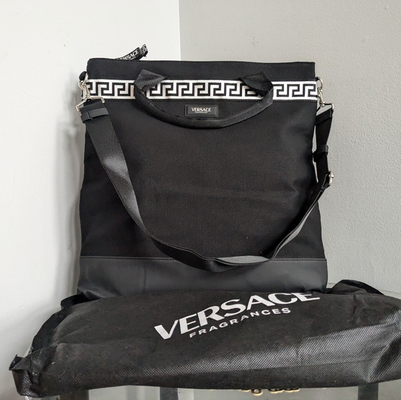 Versace - Picture 10 of 14